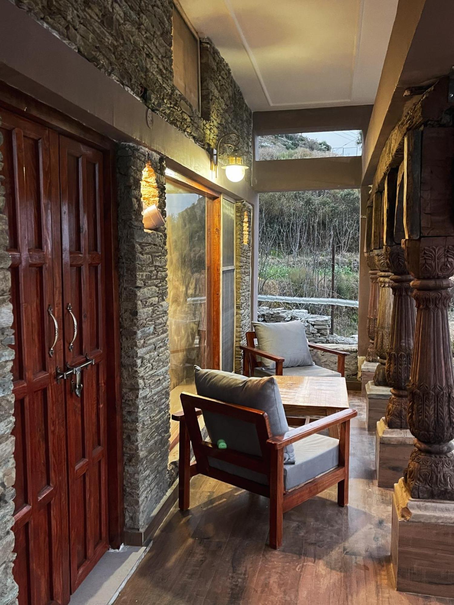 Bsr Farms Resort Pauri Kültér fotó
