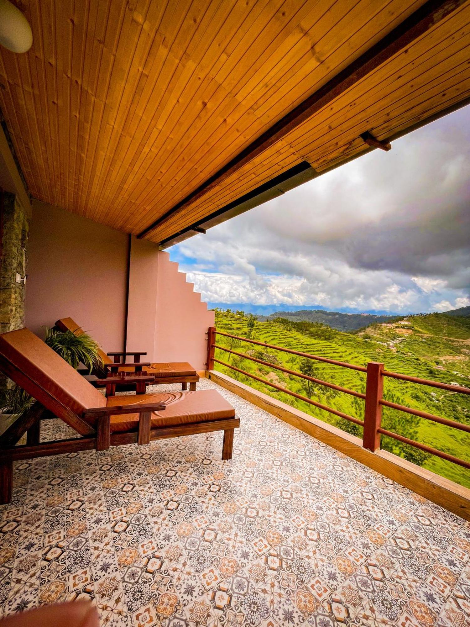 Bsr Farms Resort Pauri Kültér fotó