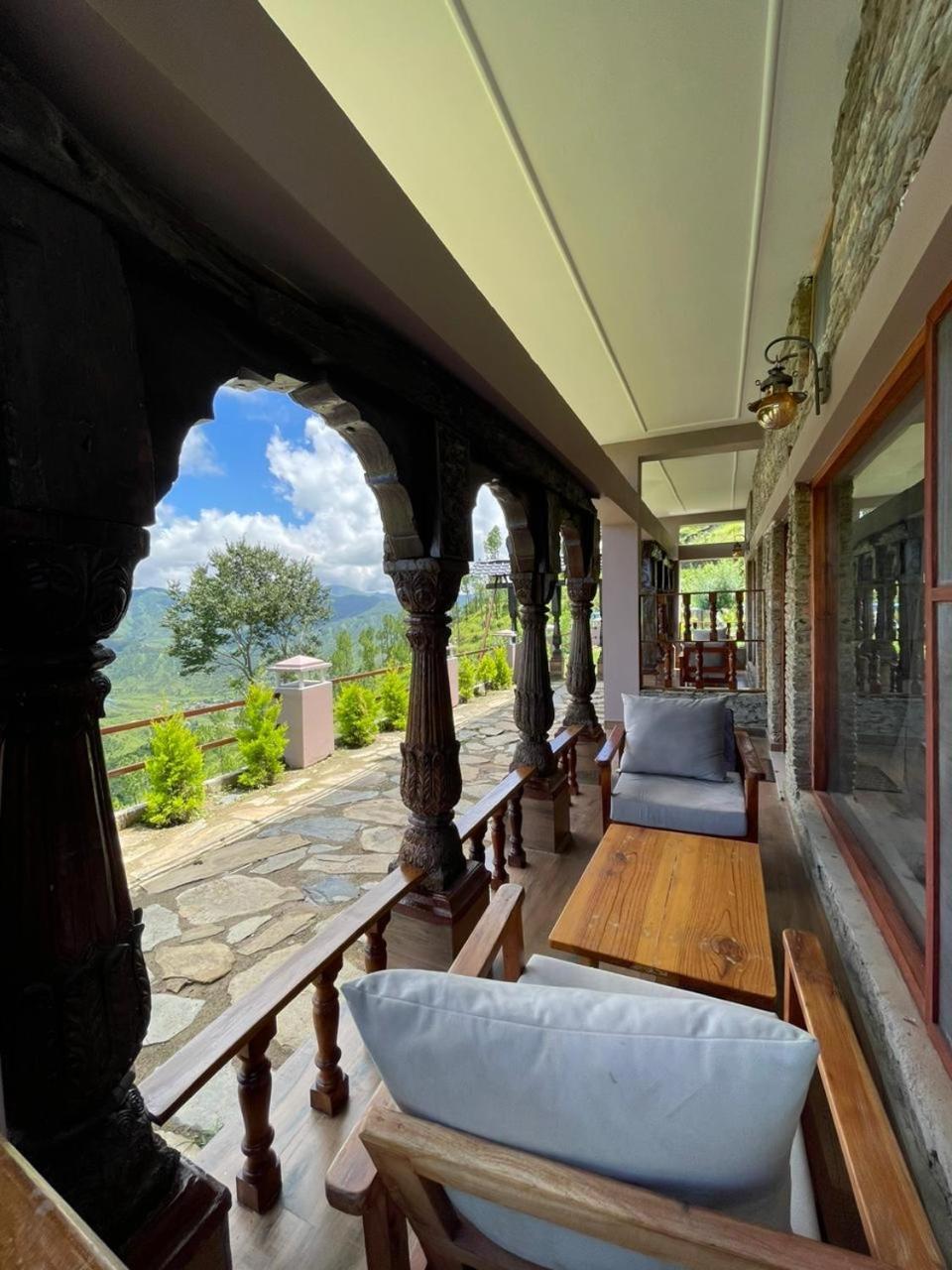 Bsr Farms Resort Pauri Kültér fotó
