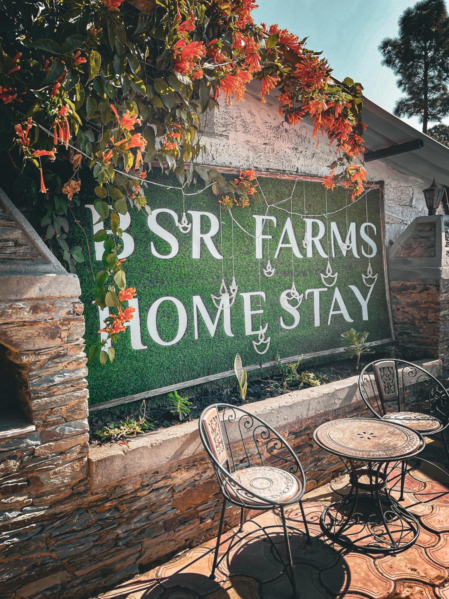 Bsr Farms Resort Pauri Kültér fotó